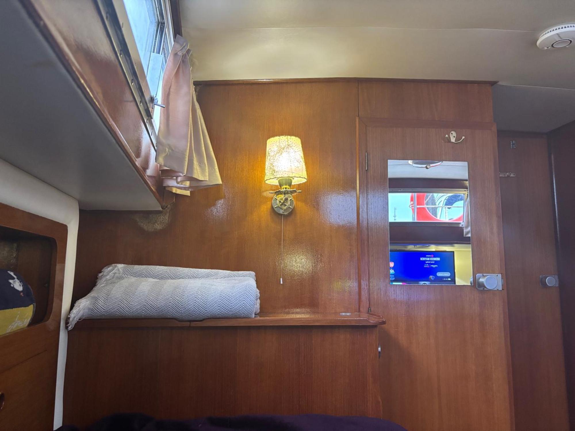 Holiday home Riverside Boat Retreat On The River Thames