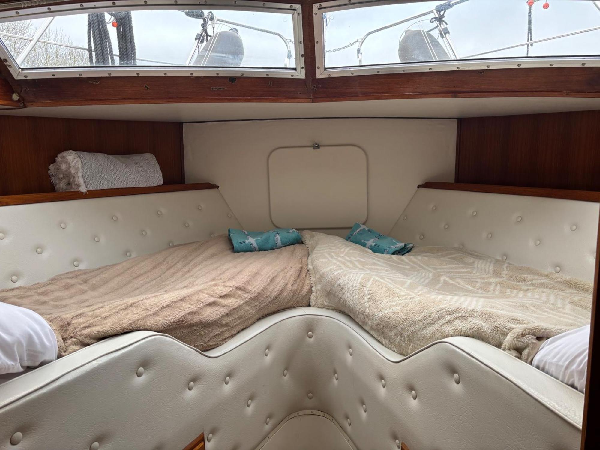 Holiday home Riverside Boat Retreat On The River Thames Windsor