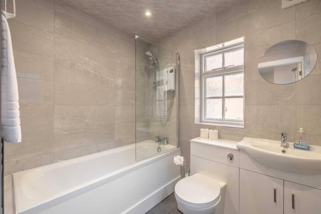 Cosy Cottage: Your Retreat Holiday home Windsor