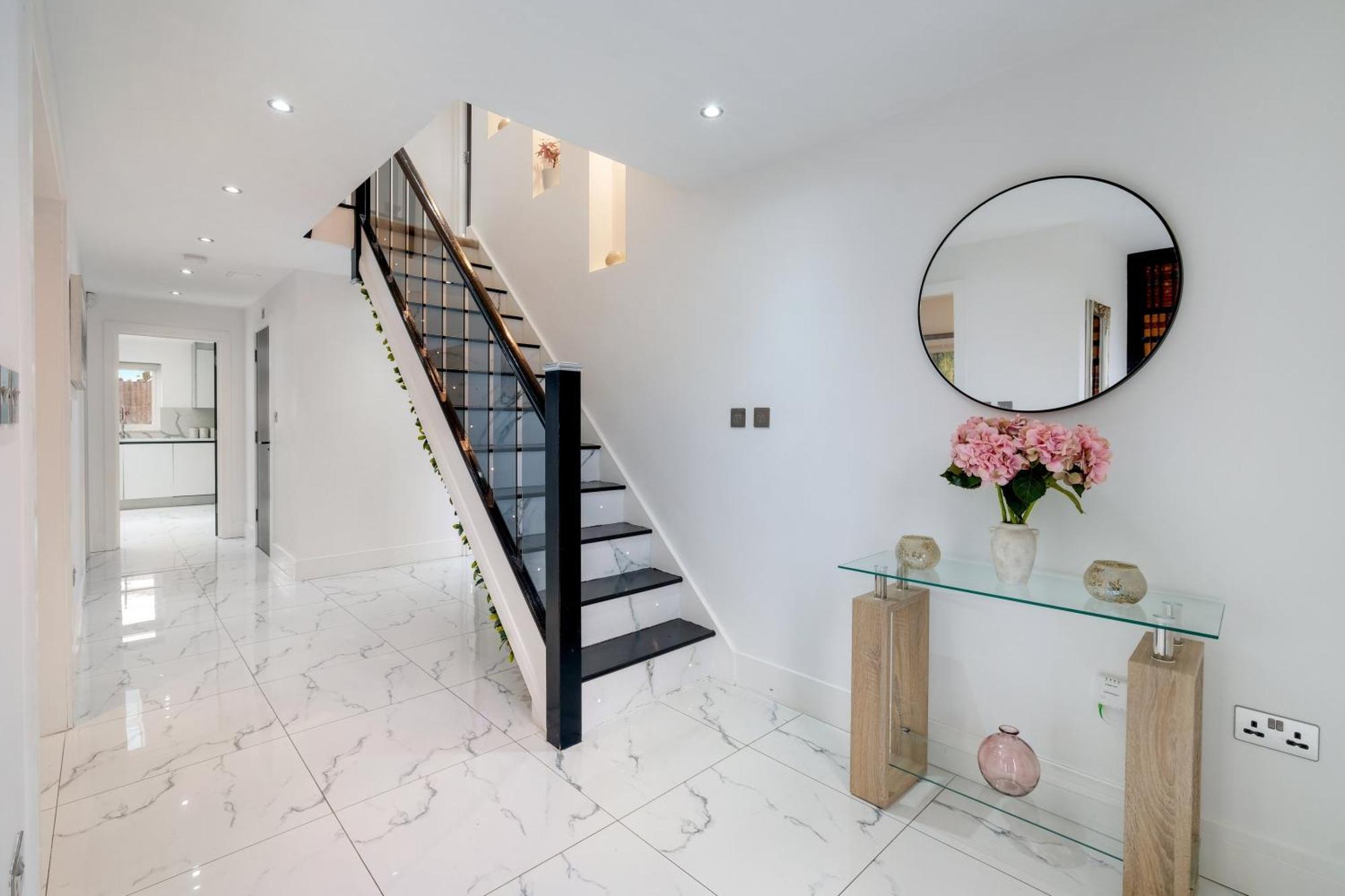 Holiday home Stunning 5 Bedroom, 3 Bathroom Home In Windsor