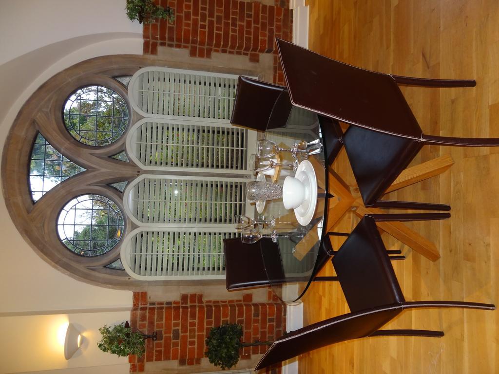 Lay Your Hat Serviced - Convent Court Apartamento Windsor