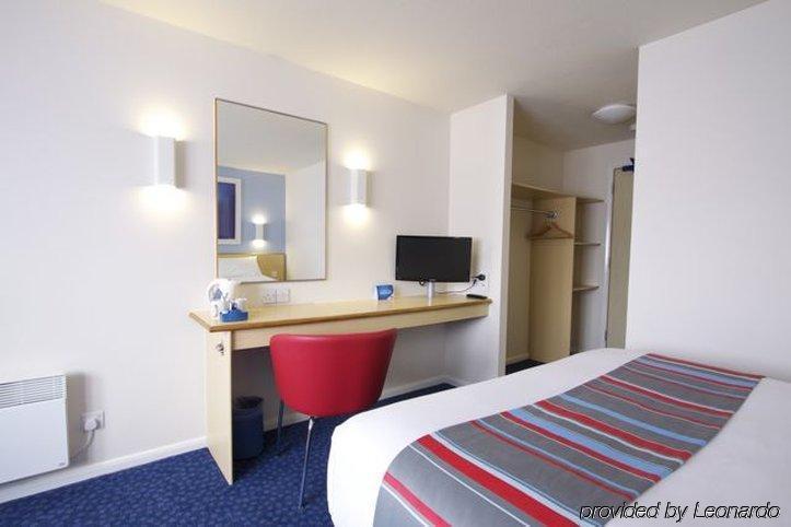 Travelodge 3*