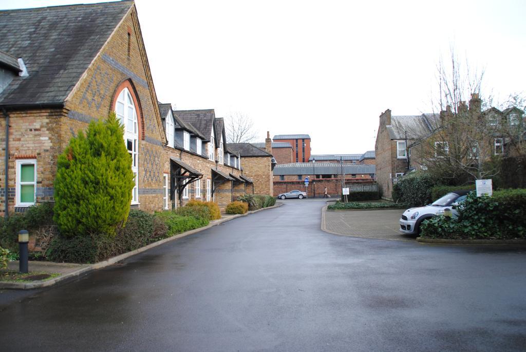 Apartment Alexandra Court One Bedroom Central Windsor Flats With Parking Windsor