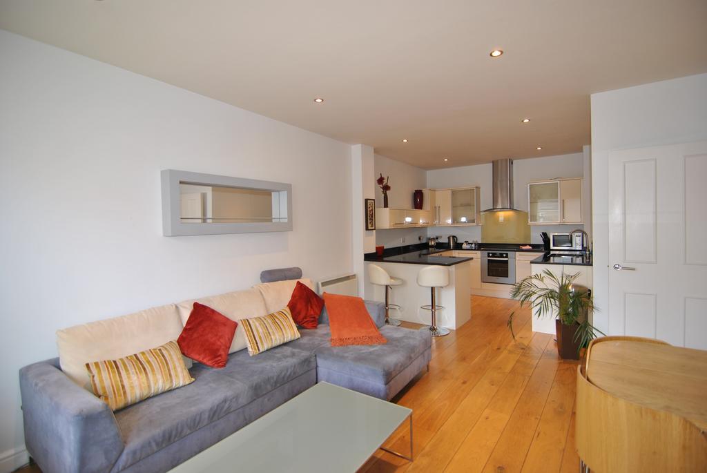 Apartment The Courtyard 2 Bedroom Apartments In Central Windsor With Parking