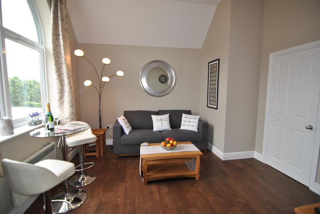 Lord Raglan House One Bedroom With Parking *