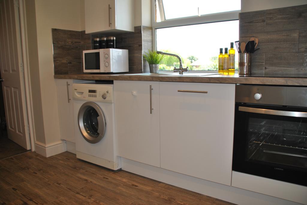 Lord Raglan House One Bedroom With Parking *