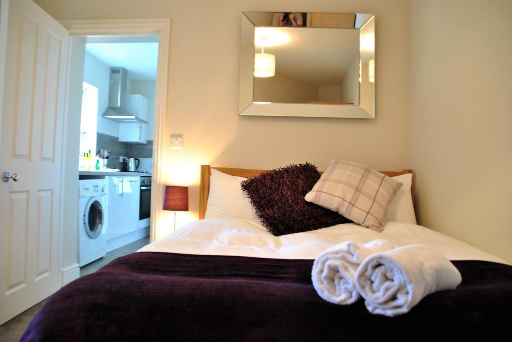 Lord Raglan House One Bedroom With Parking Apartment *