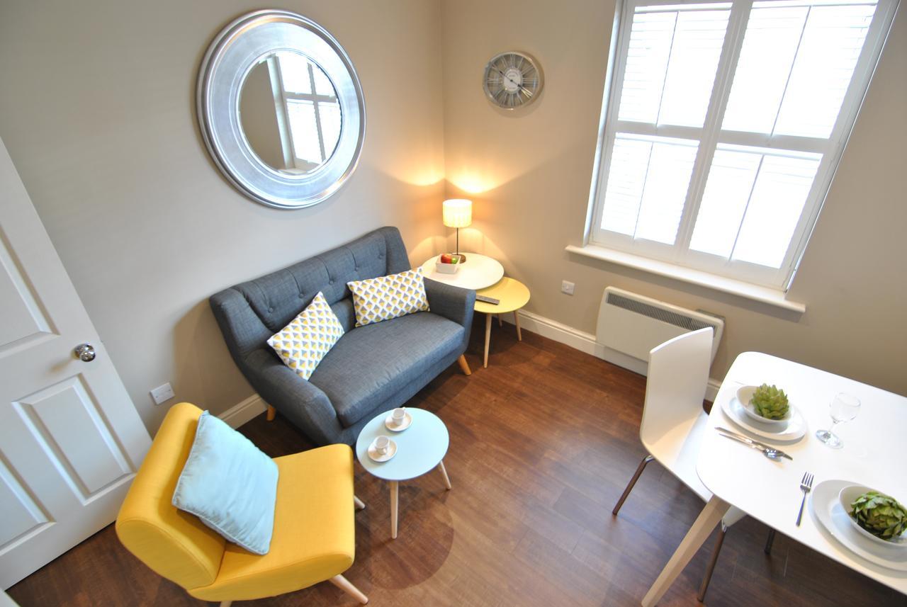 Apartment Lord Raglan House One Bedroom With Parking *