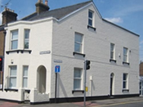 Charles House - Castle Guest house Windsor