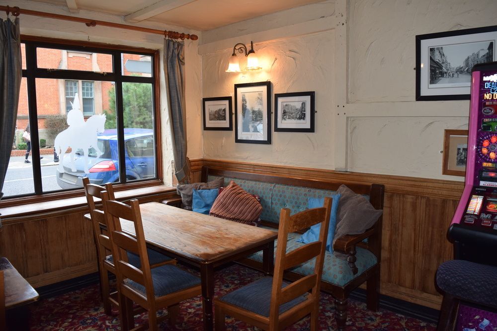 Inn The Trooper Pub & Windsor