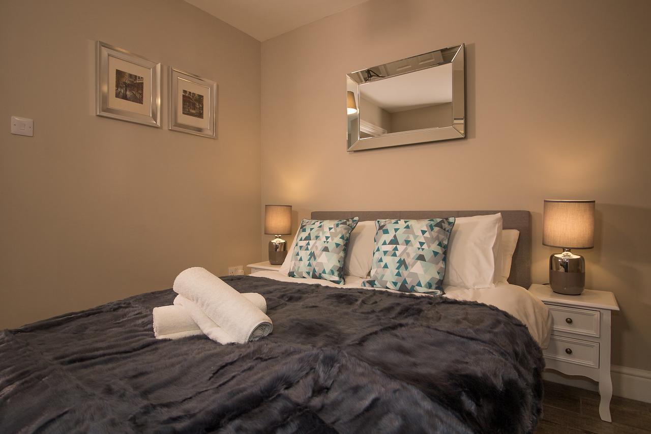 Lord Raglan House One Bedroom With Parking