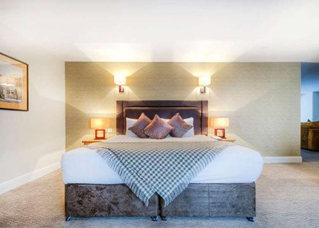 Clarion Collection Harte & Garter & Windsor
