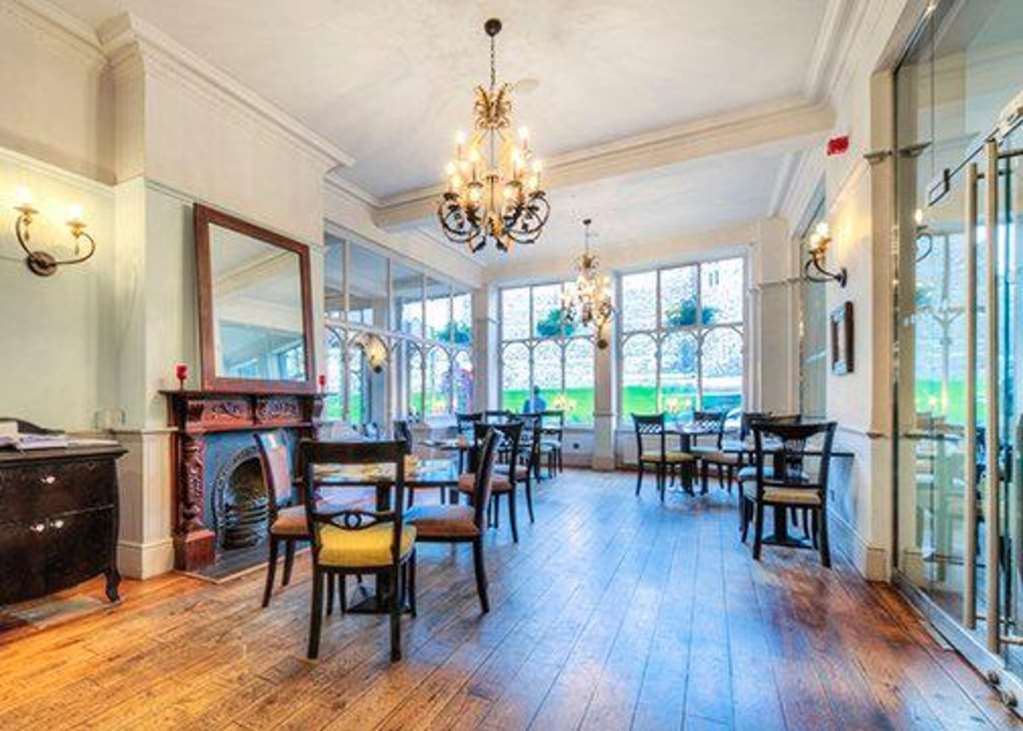 Clarion Collection Harte & Garter & 4* Windsor