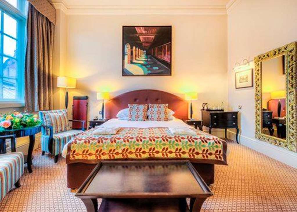 Clarion Collection Harte & Garter & Windsor
