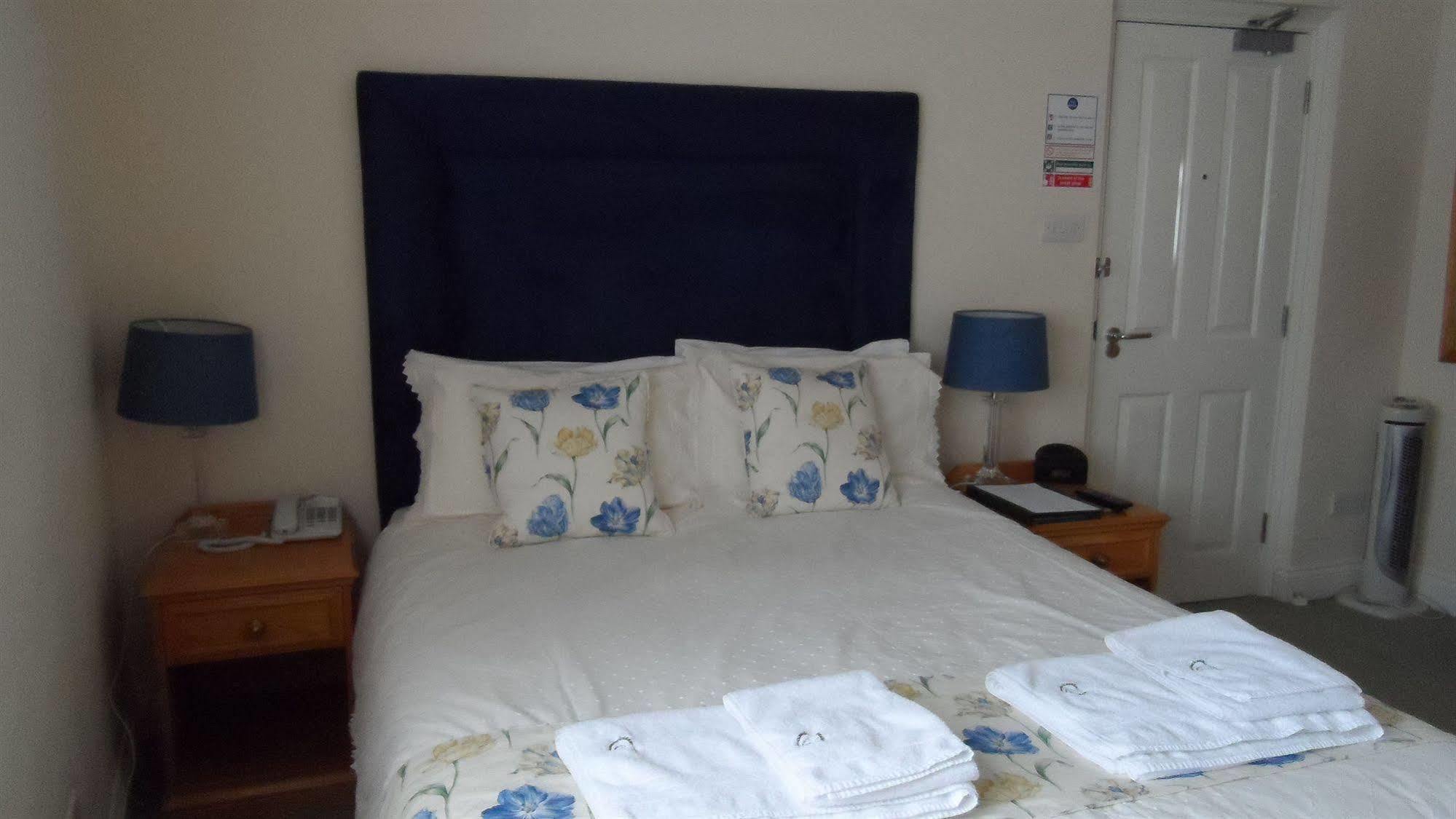 Guest house Charles House - Castle 4*