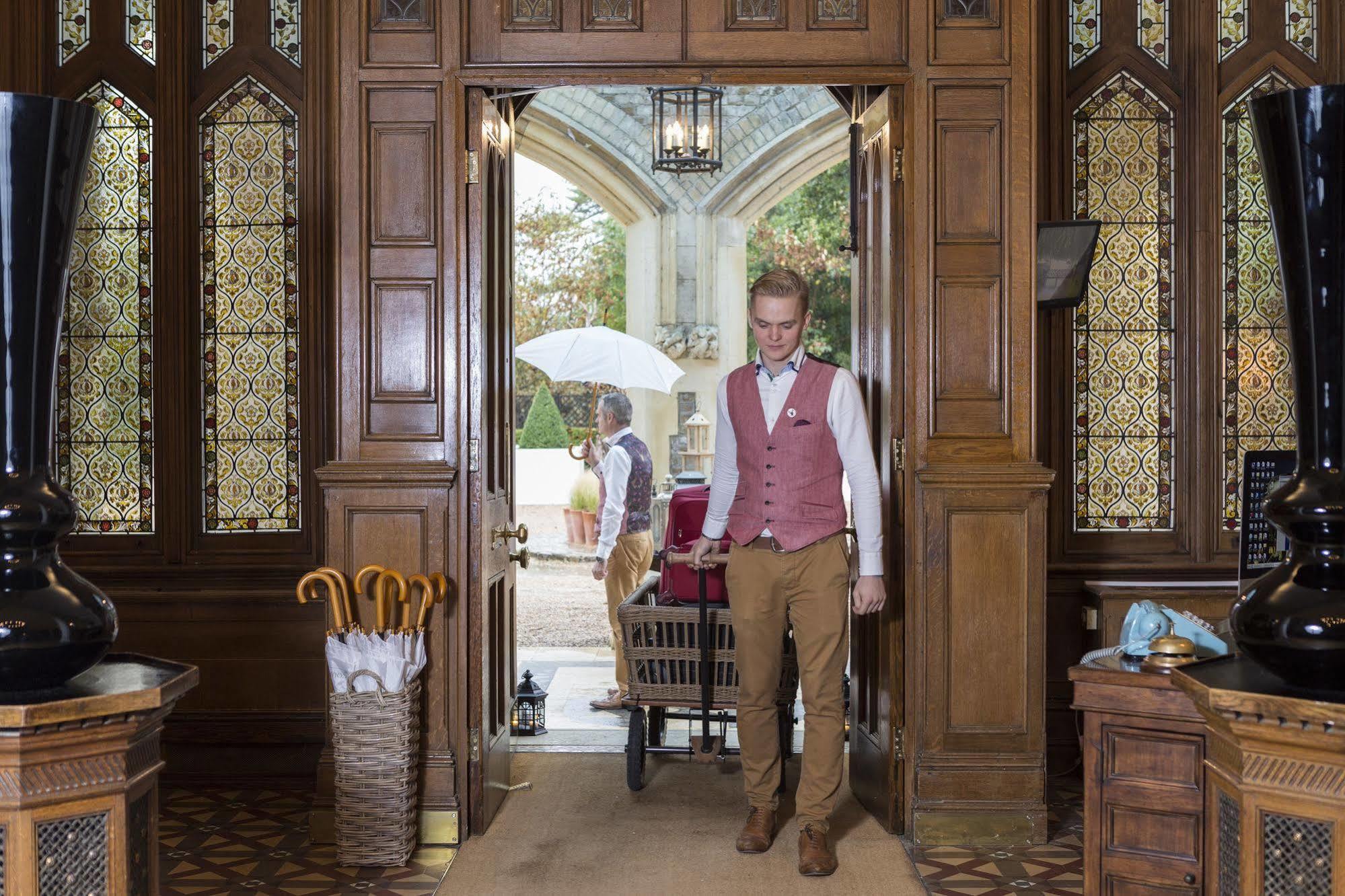 Oakley Court 4*