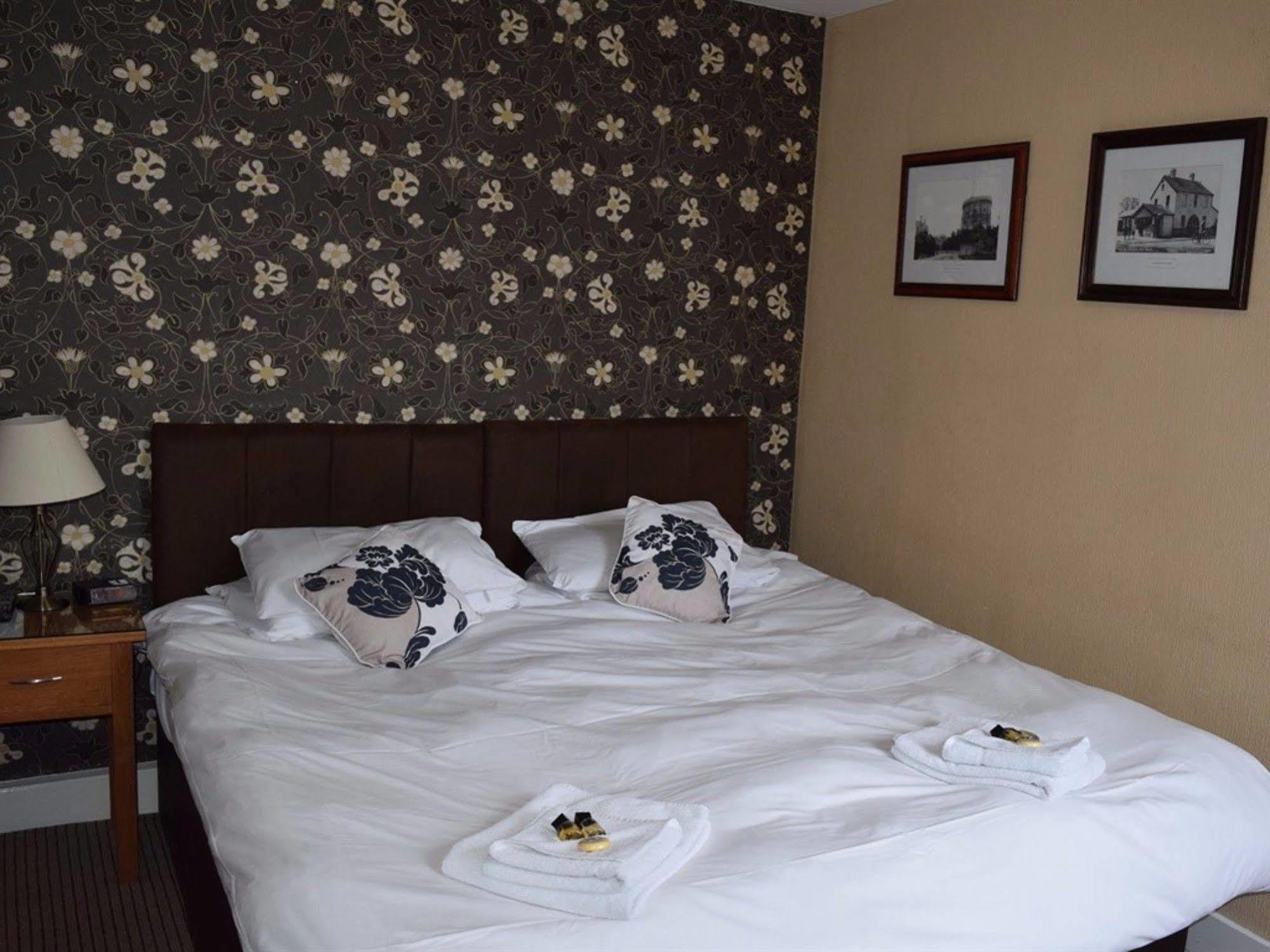 The Trooper Pub & 3* Windsor