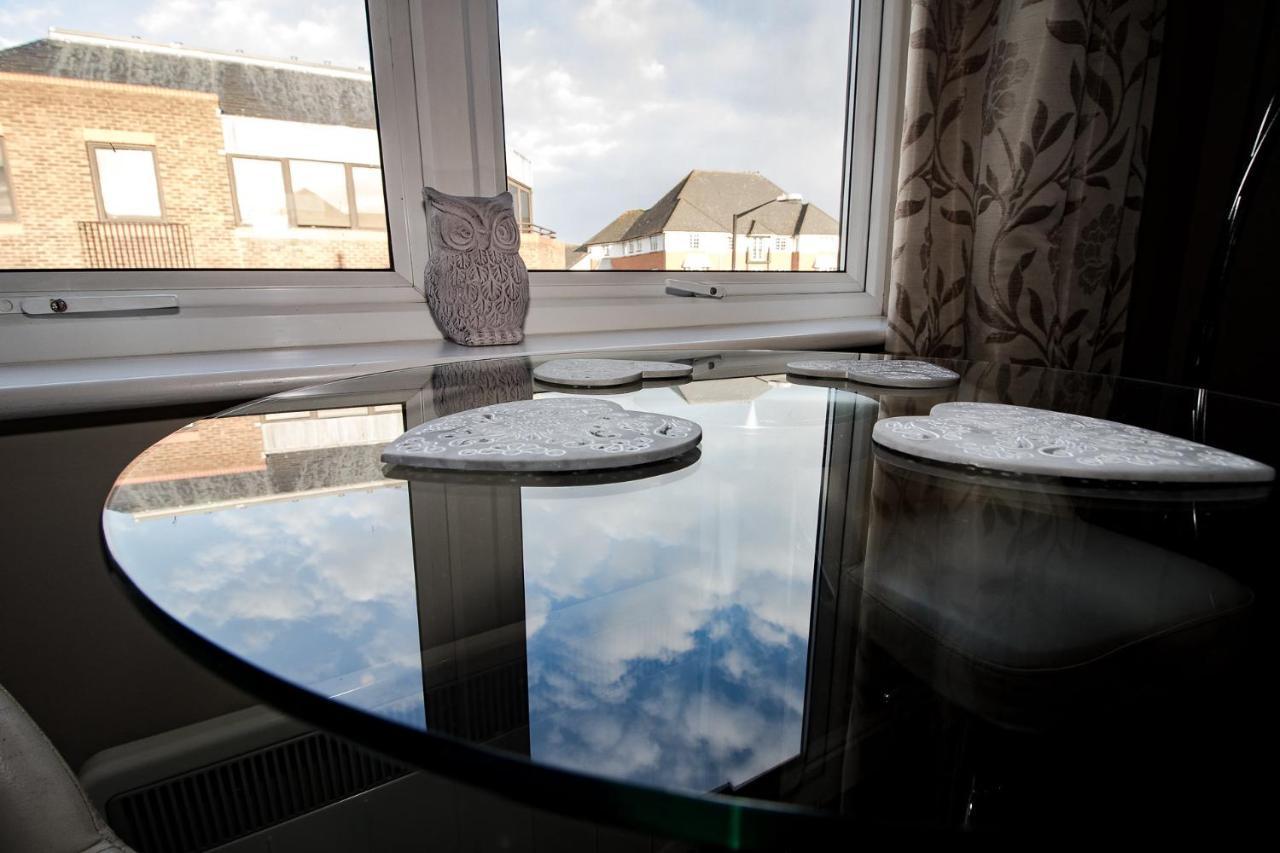 Lord Raglan House One Bedroom With Parking Apartment *