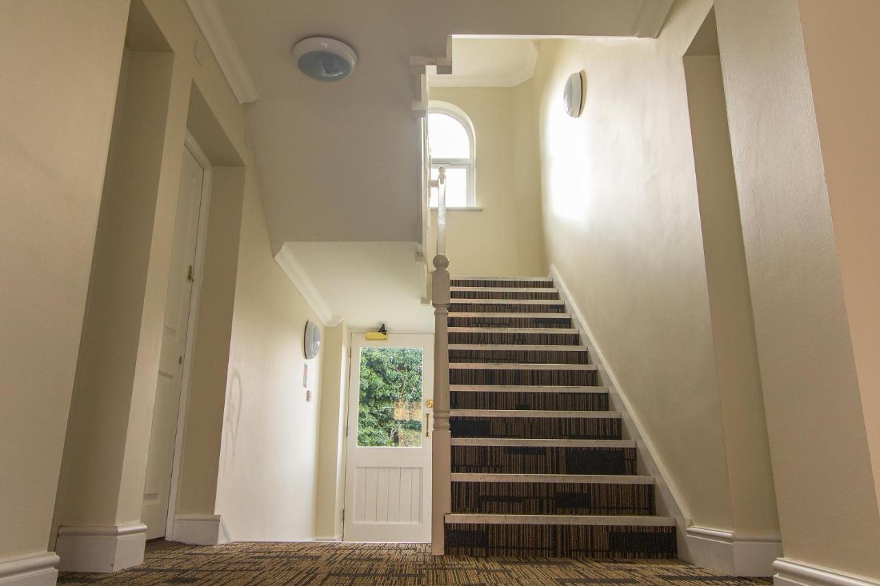 Lord Raglan House One Bedroom With Parking Apartment *
