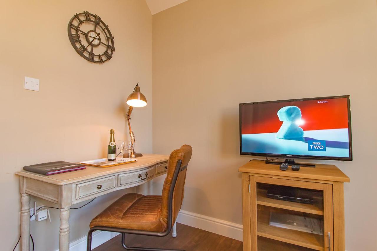 Lord Raglan House One Bedroom With Parking Apartment