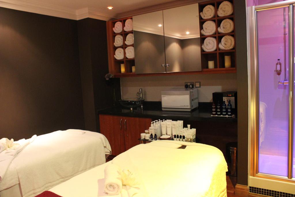 Hotel Savill Court