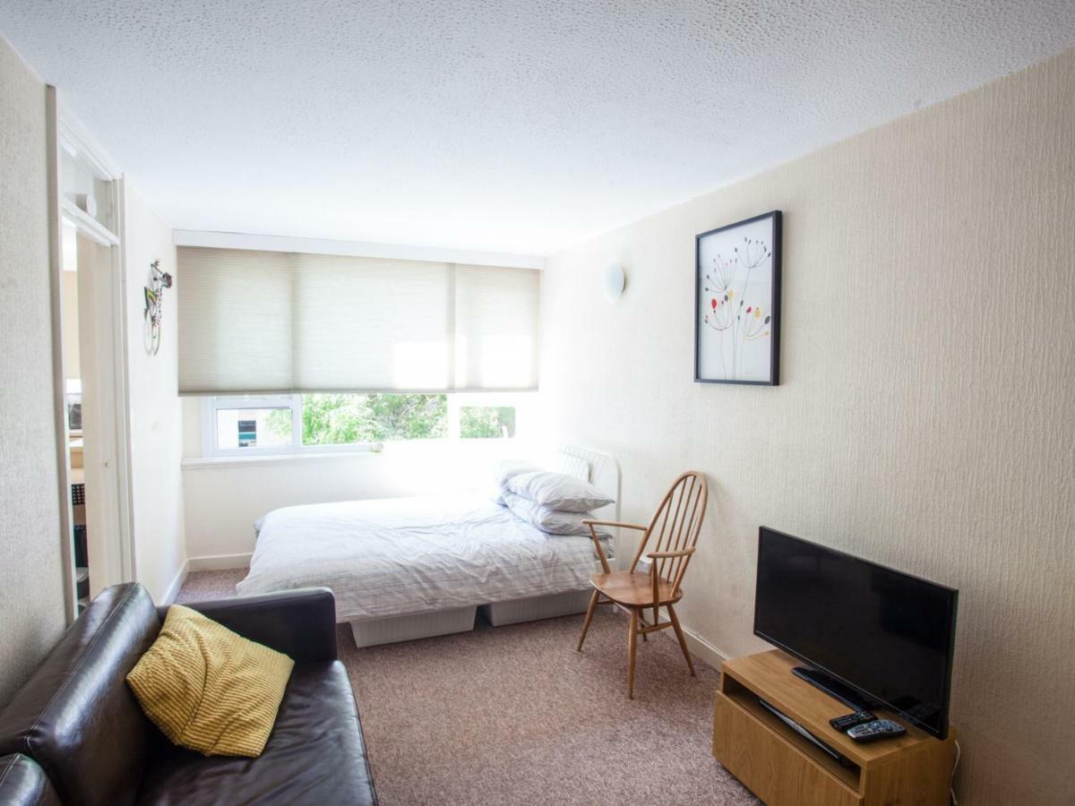 Convenient 4 Sleeper Apt Very Parking Windsor