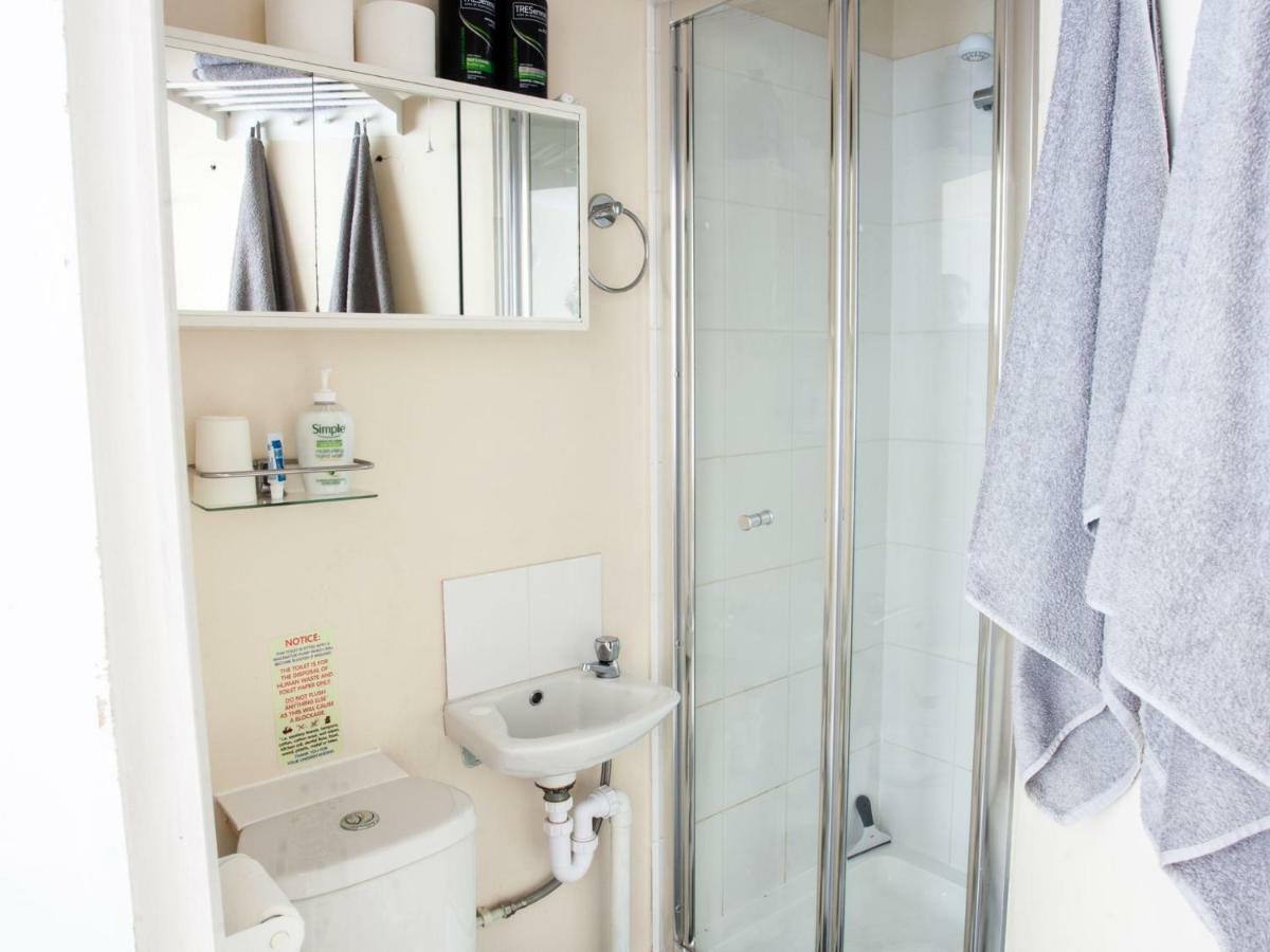 Convenient 4 Sleeper Apt Very Parking Apartment