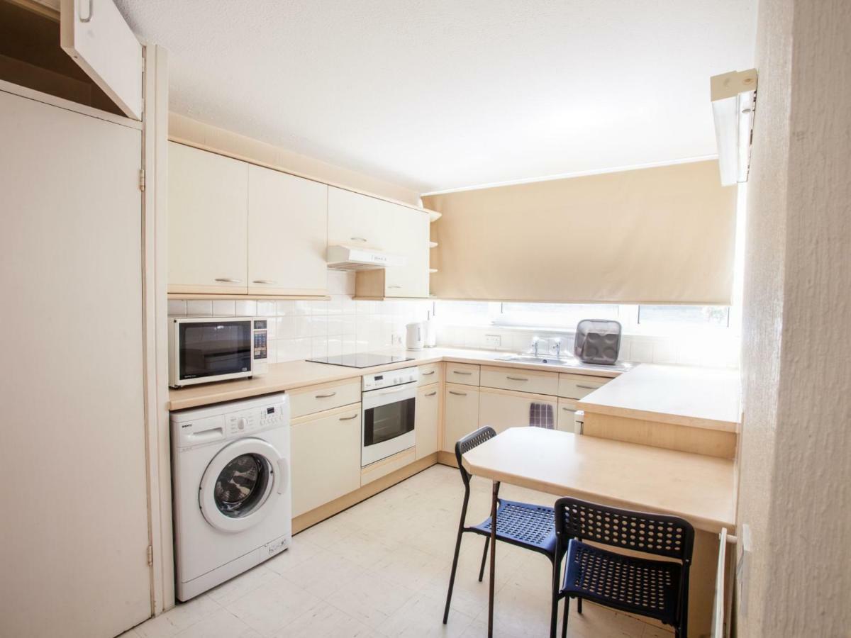 Convenient 4 Sleeper Apt Very Parking Windsor