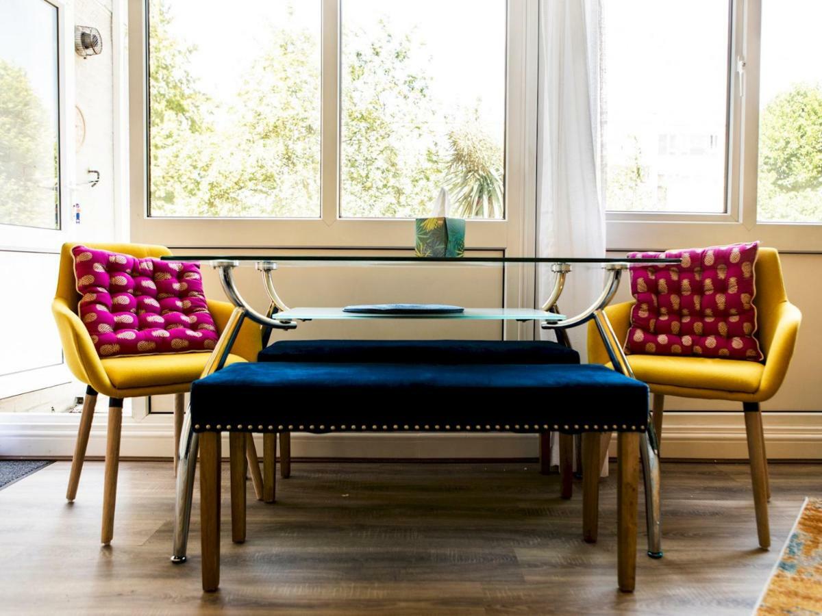 Pass The Keys Chic With Free Parking, 500m From Castle Apartment