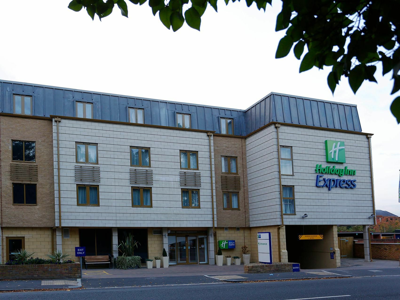 Express By Ihg Hotel