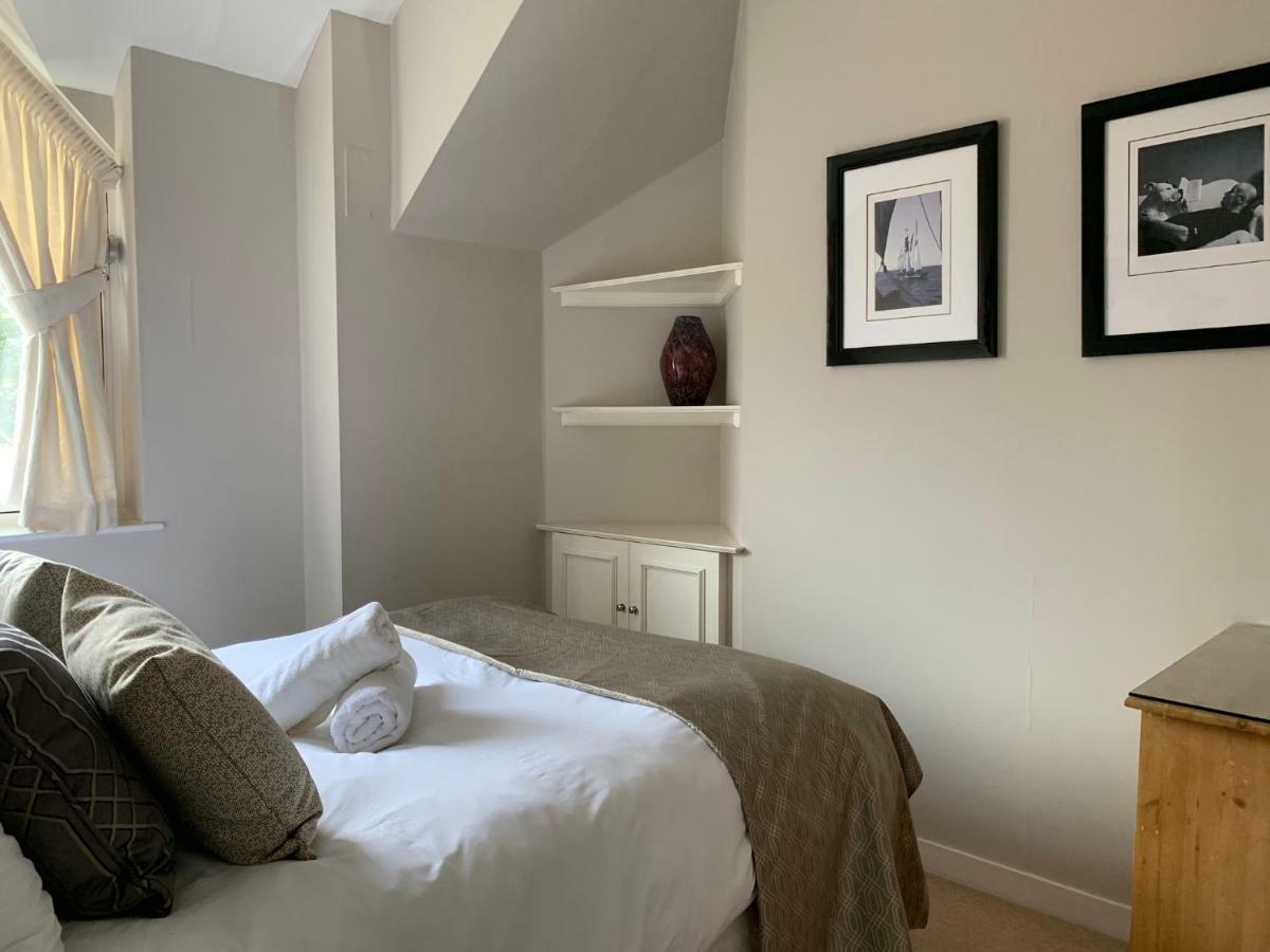 The Courtyard 2 Bedroom Apartments In Central Windsor With Parking Apartment Windsor