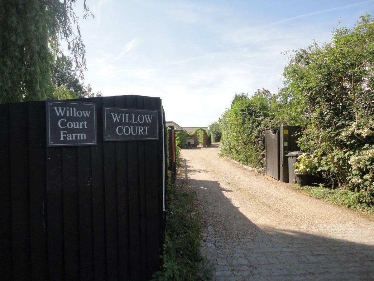 Willow Court Farm Studio South & Petting Farm, 8 Mins From Legoland & Windsor, 15 Mins From Lapland Uk Holiday home *