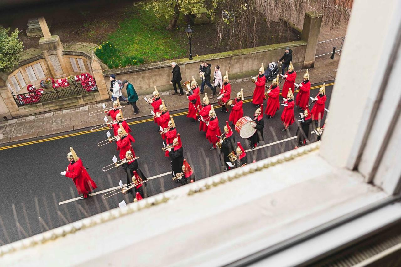 Watch The Changing Of The Guard From The Window ❤︎ Of Apartment Windsor