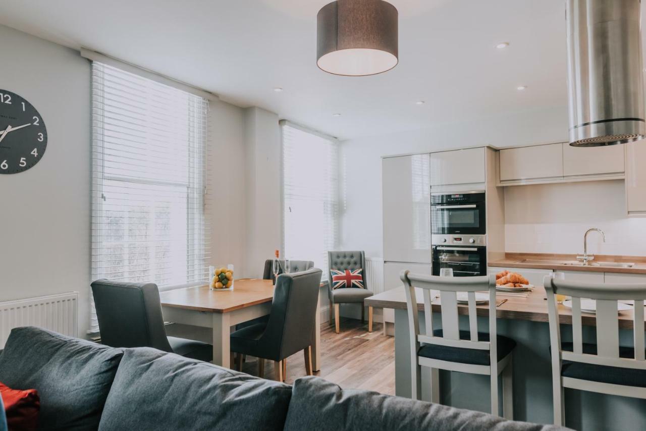 Cavendish House With Secure, Allocated Parking, 2 Mins Walk From Castle Windsor