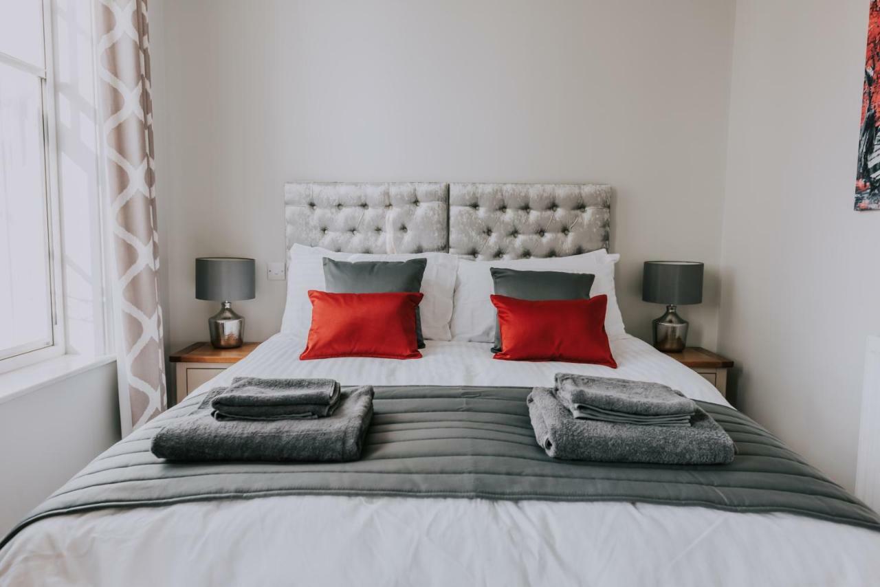 Cavendish House With Secure, Allocated Parking, 2 Mins Walk From Castle Apartment *