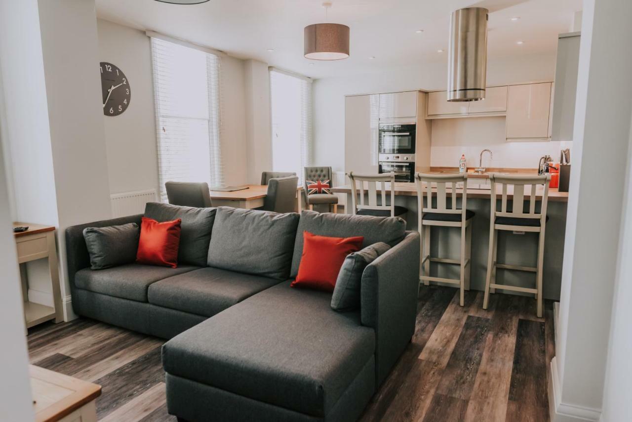 Cavendish House With Secure, Allocated Parking, 2 Mins Walk From Castle Apartment Windsor