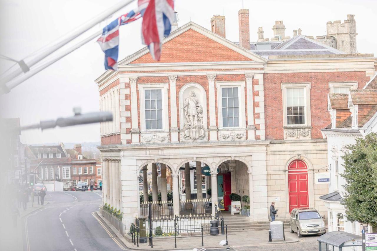 Apartment Watch The Changing Of The Guard From The Window ❤︎ Of Windsor