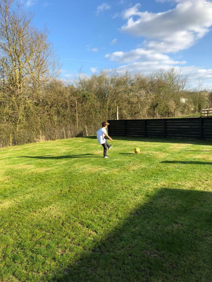Willow Court Farm Studio East & Petting Farm, 8 Mins To Legoland & Windsor, 15 Mins To Lapland Uk