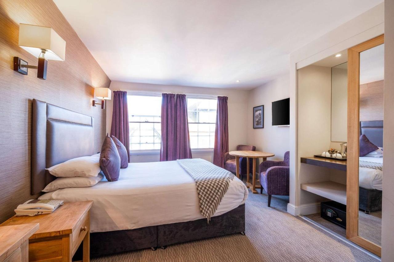 Clarion Collection Harte & Garter & 4* Windsor