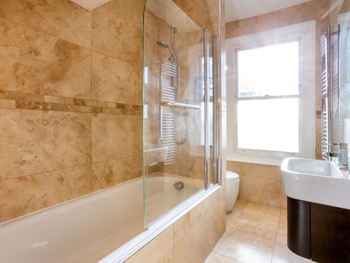 Grand Victorian House, Parking & River Walks * Windsor