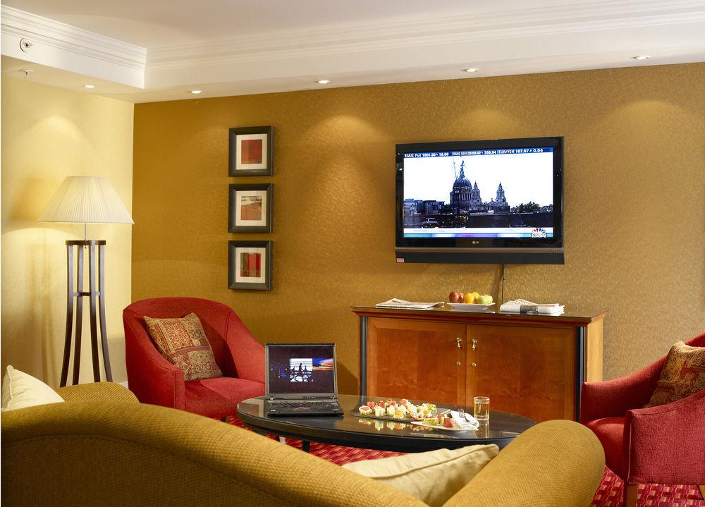 Delta By Marriott Heathrow Hotel 4*