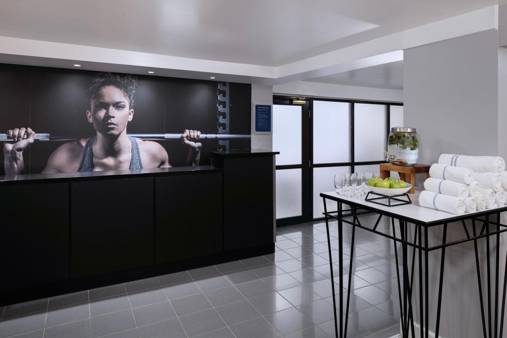Delta By Marriott Heathrow Hotel 4*