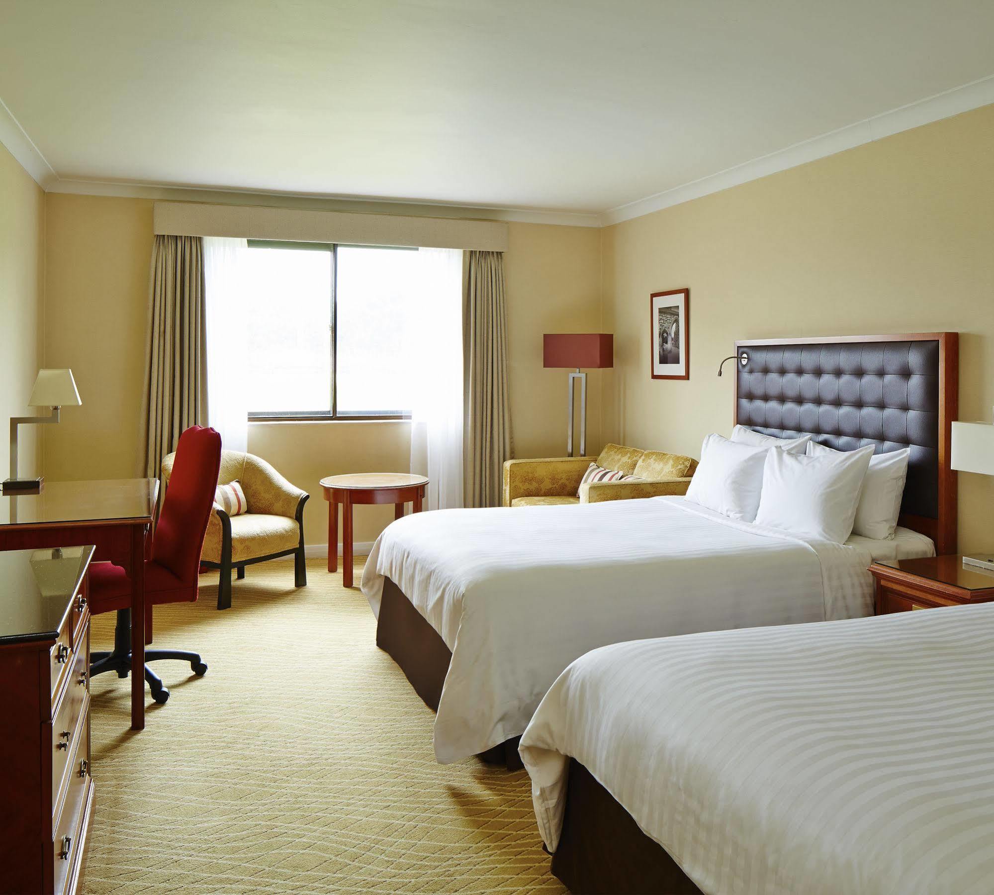 Delta By Marriott Heathrow Hotel 4*
